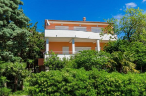 Helles Apartment nur 400 Meter zum Sandstrand mit Meerblick, WiFi, Privatparkplatz